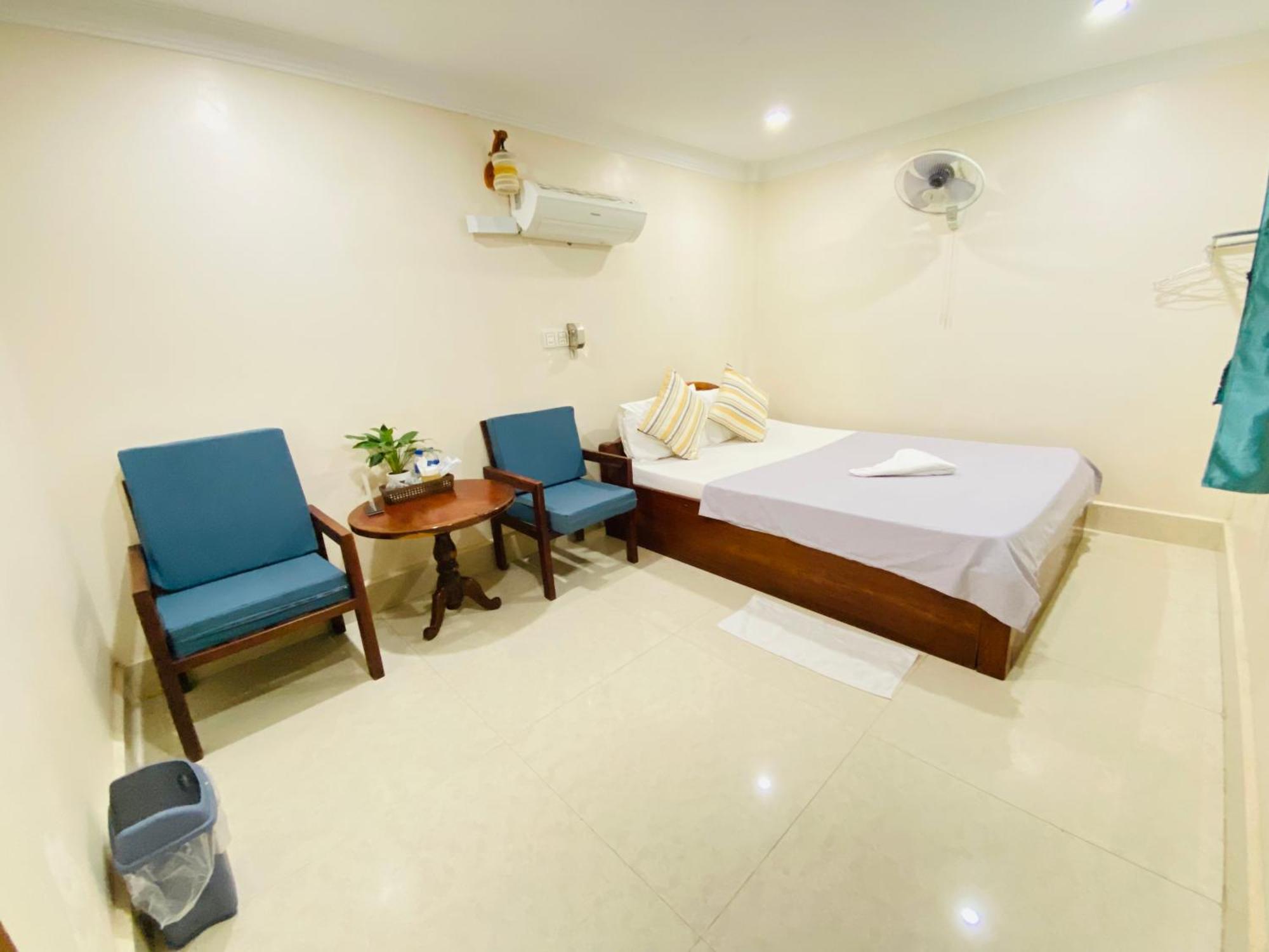 The Blue Guest House Battambang Exterior foto