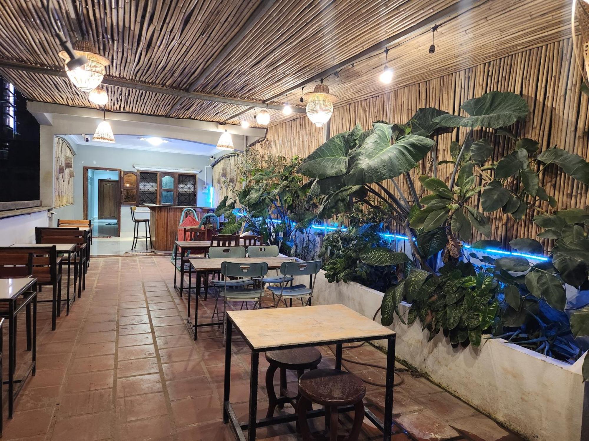 The Blue Guest House Battambang Exterior foto